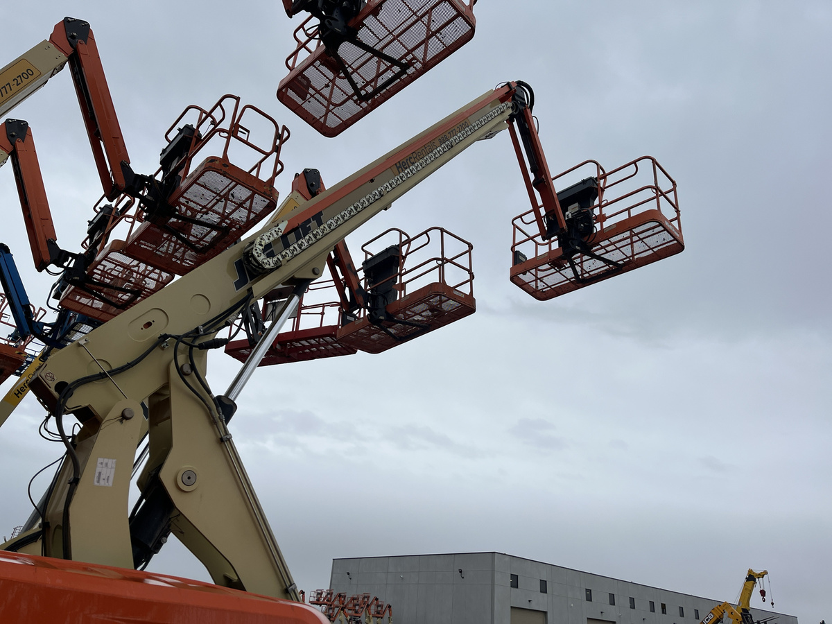 2018 JLG 660SJ-3