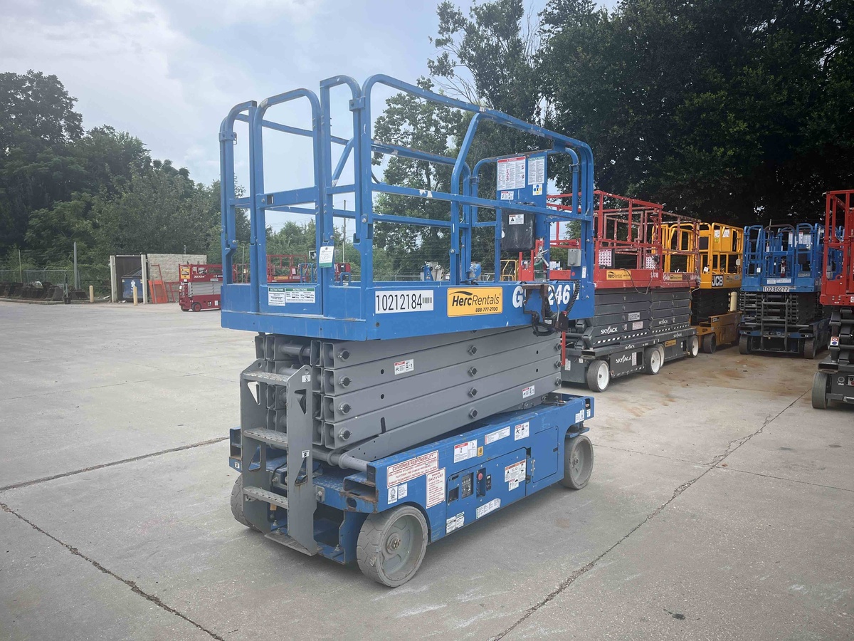 2017 Genie GS-3246-3