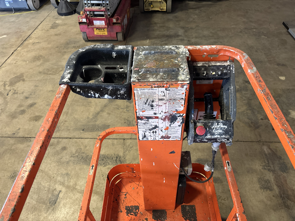 2017 JLG 1230ES-7