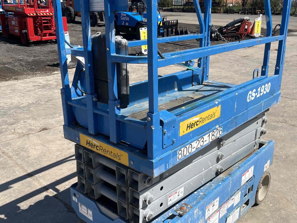 2018 Genie GS-1930