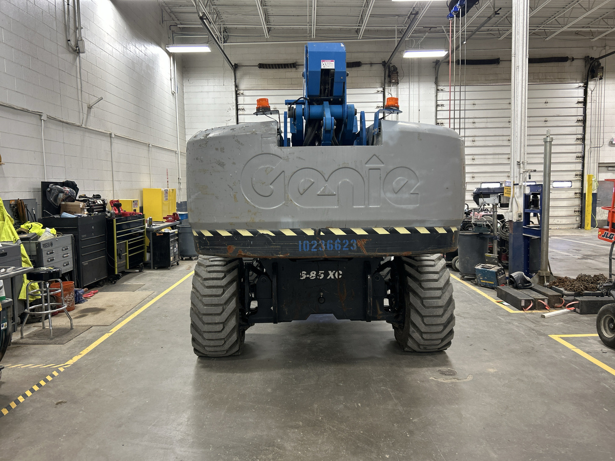 2018 Genie S-85