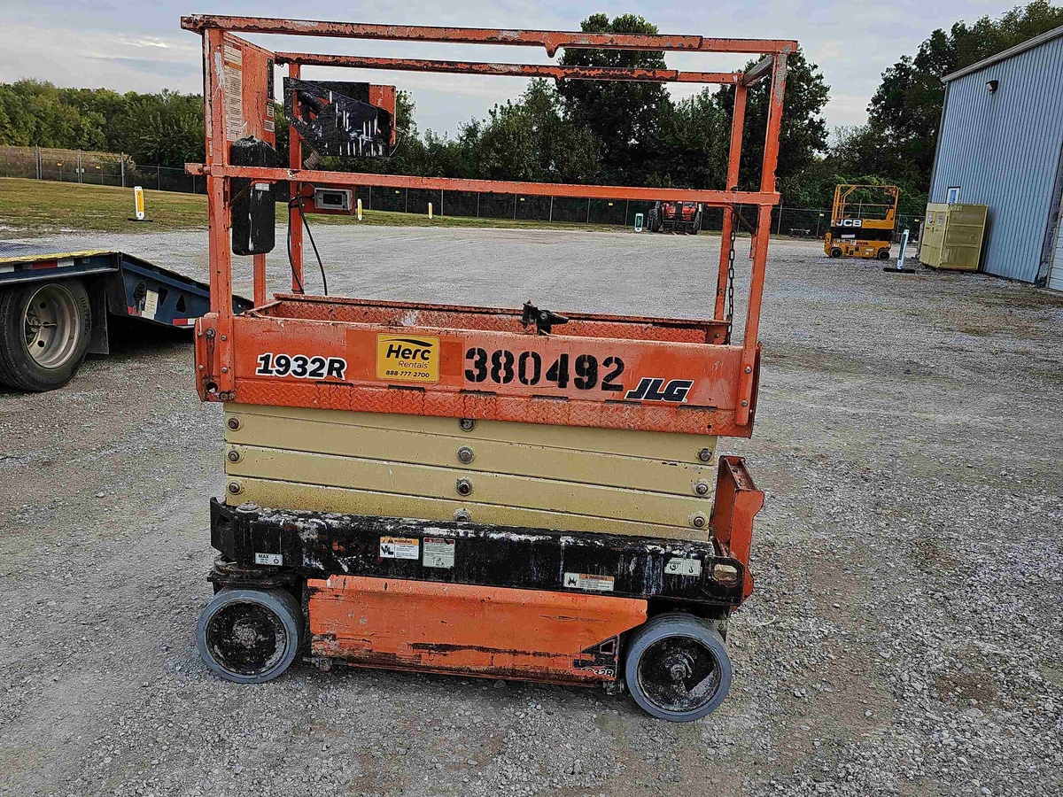 2016 JLG 1932R-4