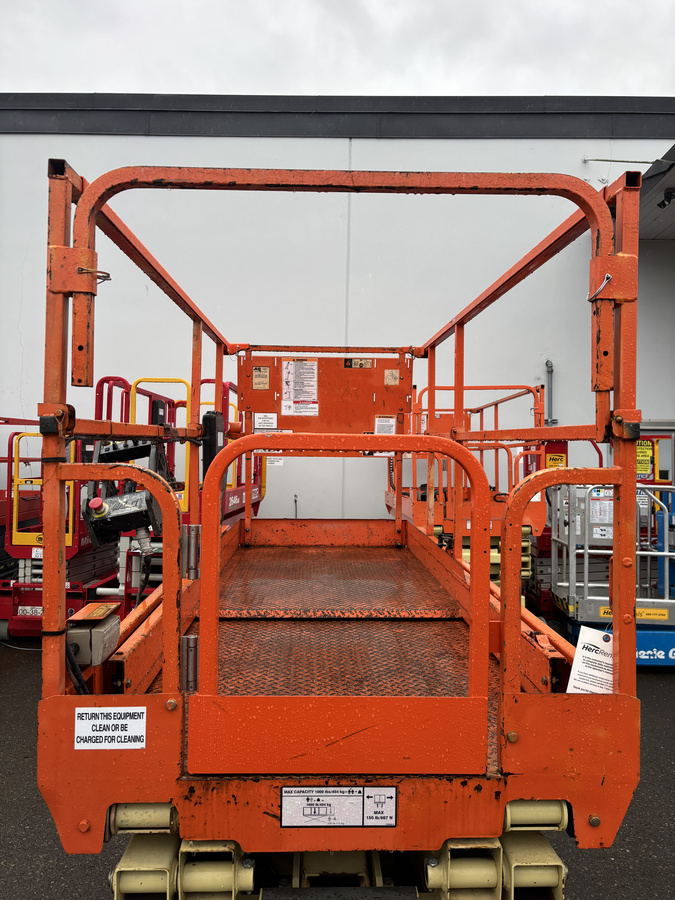 2017 JLG 2646ES-9