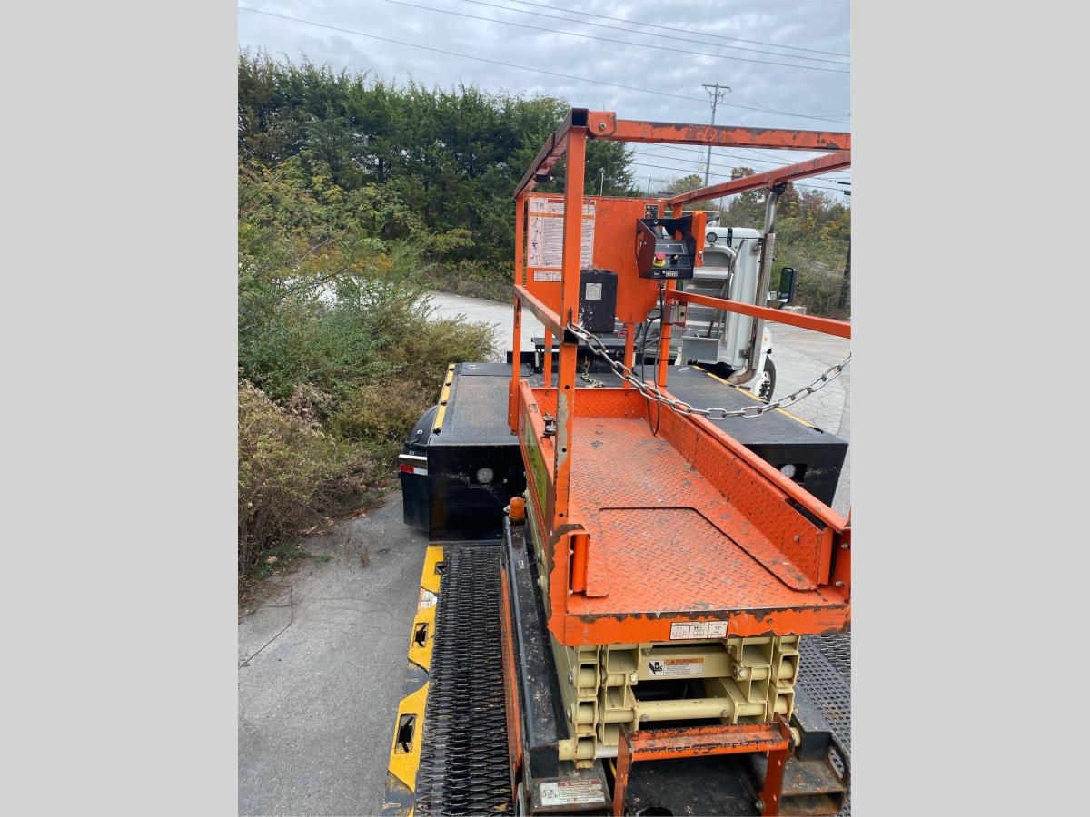 2018 JLG 1932R