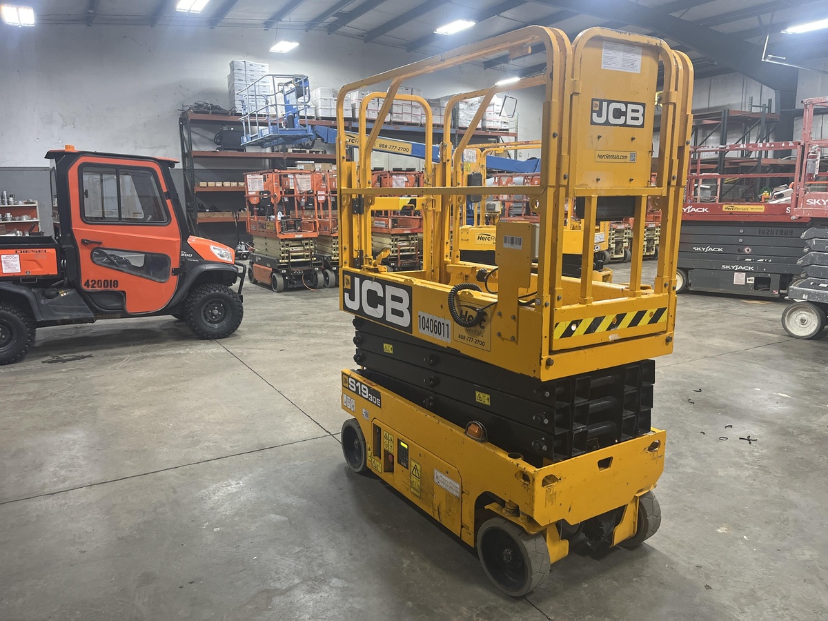 2023 JCB S1930E