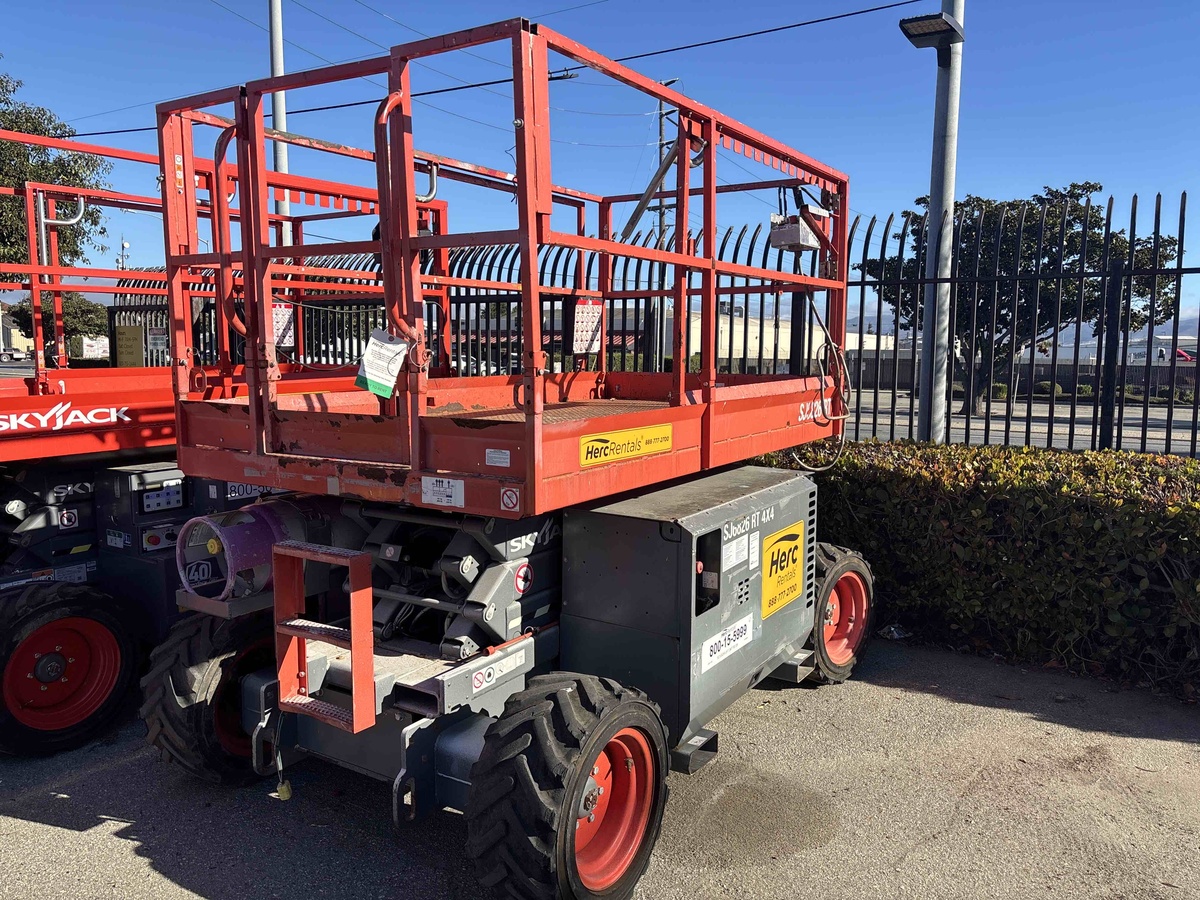 2017 Skyjack SJ-6826RT-3