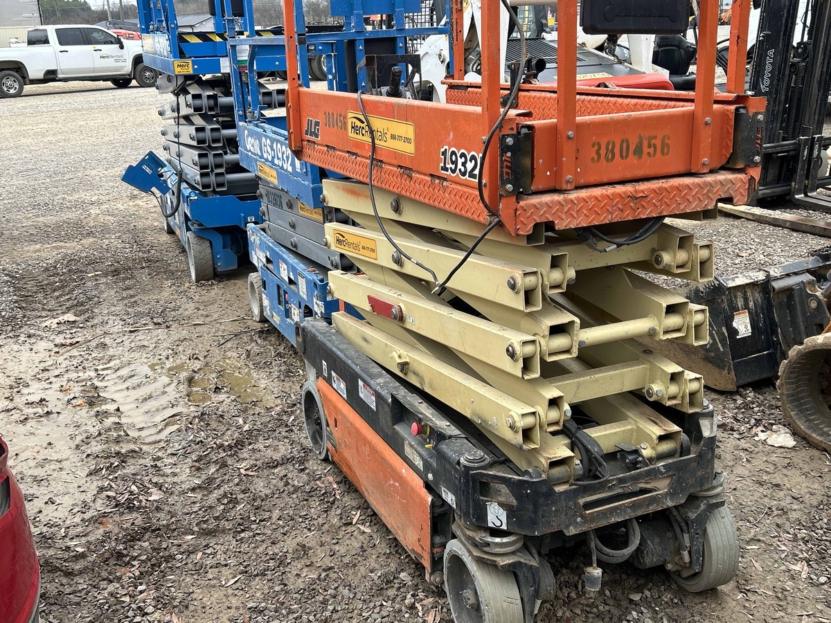 2018 JLG 1932R-2