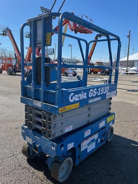 2017 Genie GS-1930