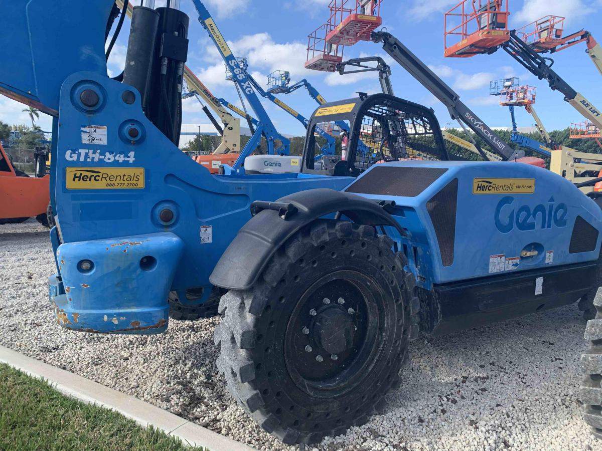 2018 Genie GTH 844