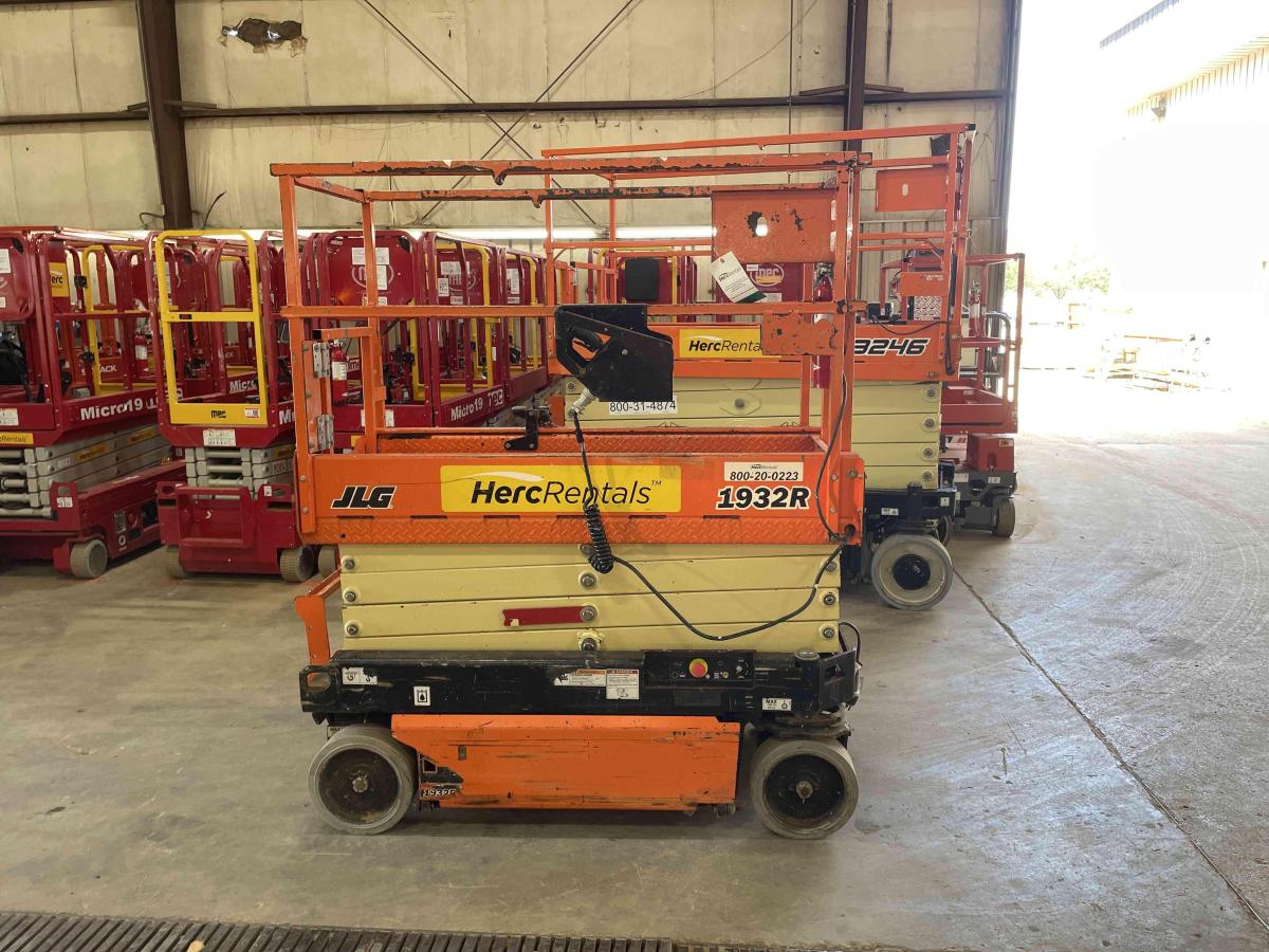 2018 JLG 1932R