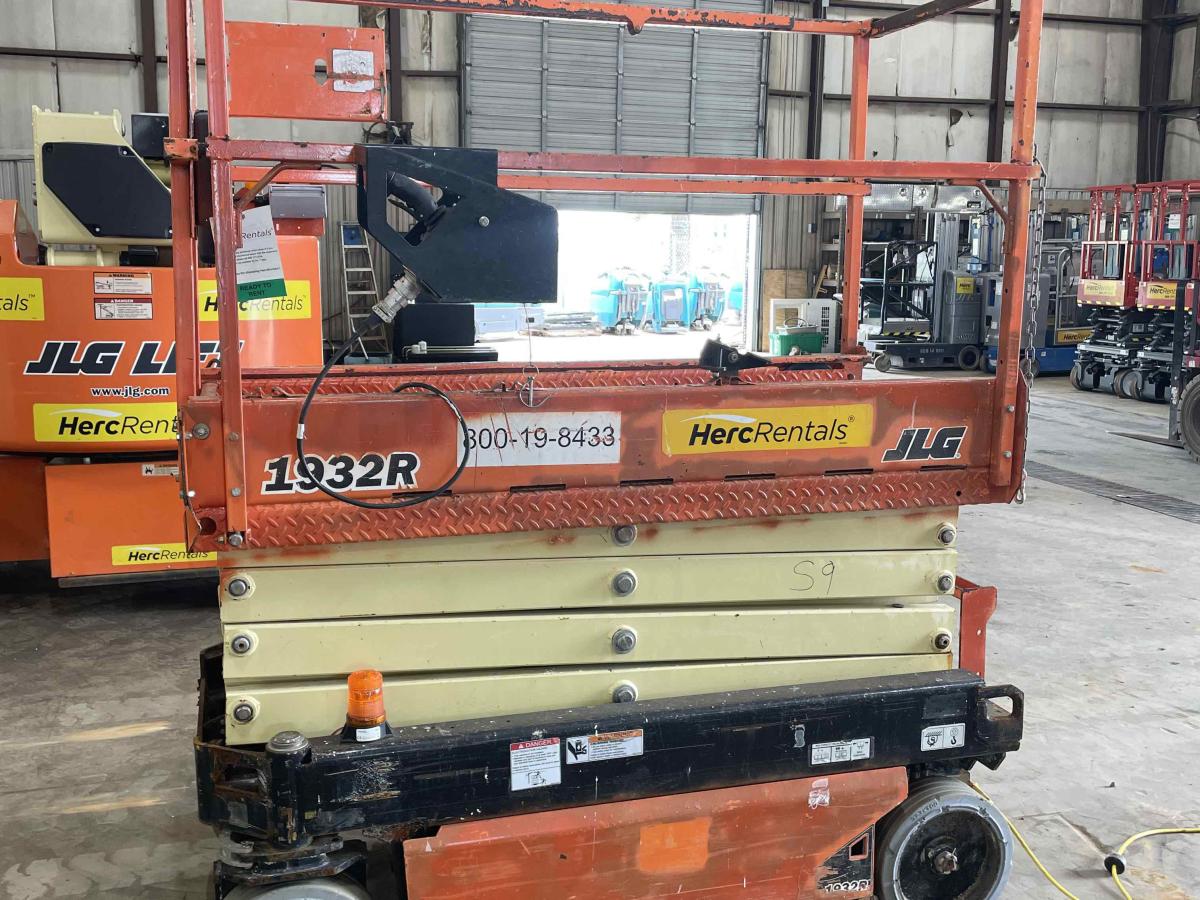 2018 JLG 1932R