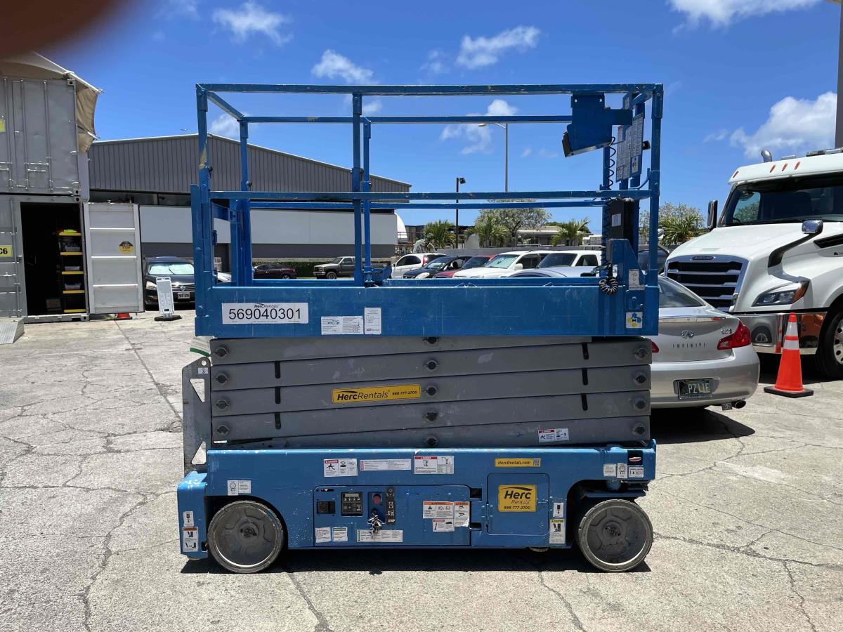 2014 Genie GS-3232
