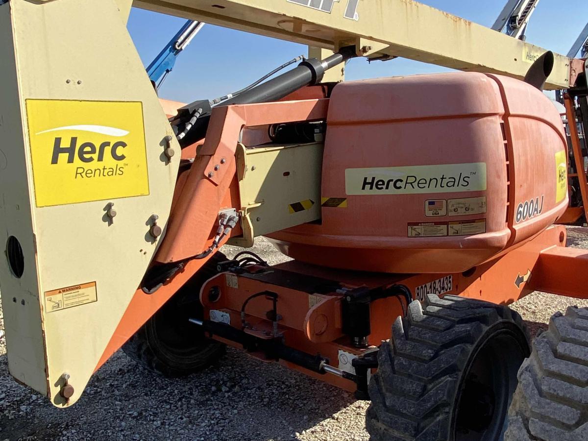 2017 JLG 600AJ