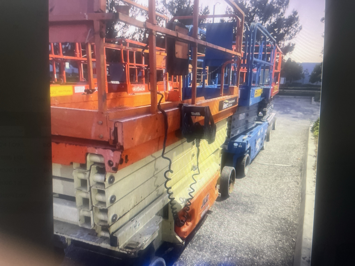 2016 JLG 3246ES-4
