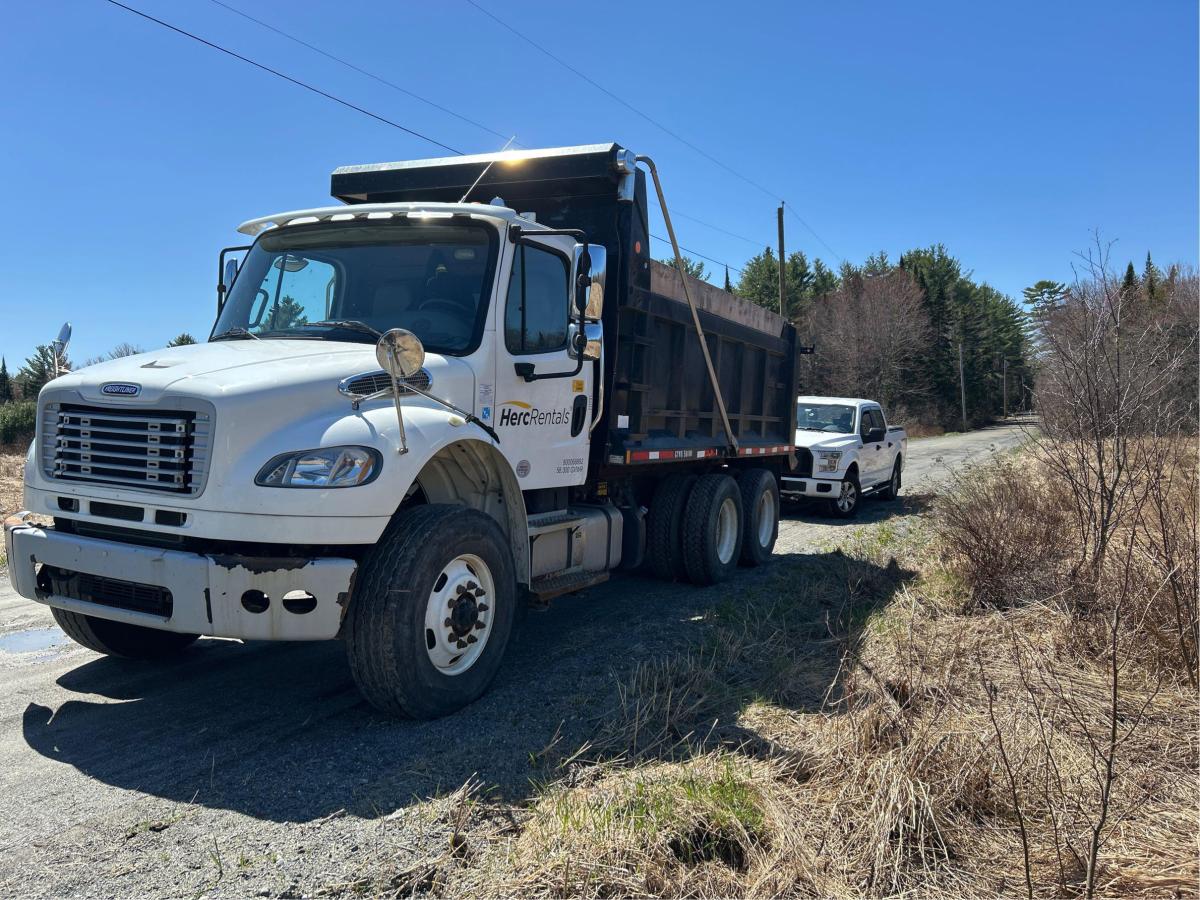 2016 Freightliner M2106