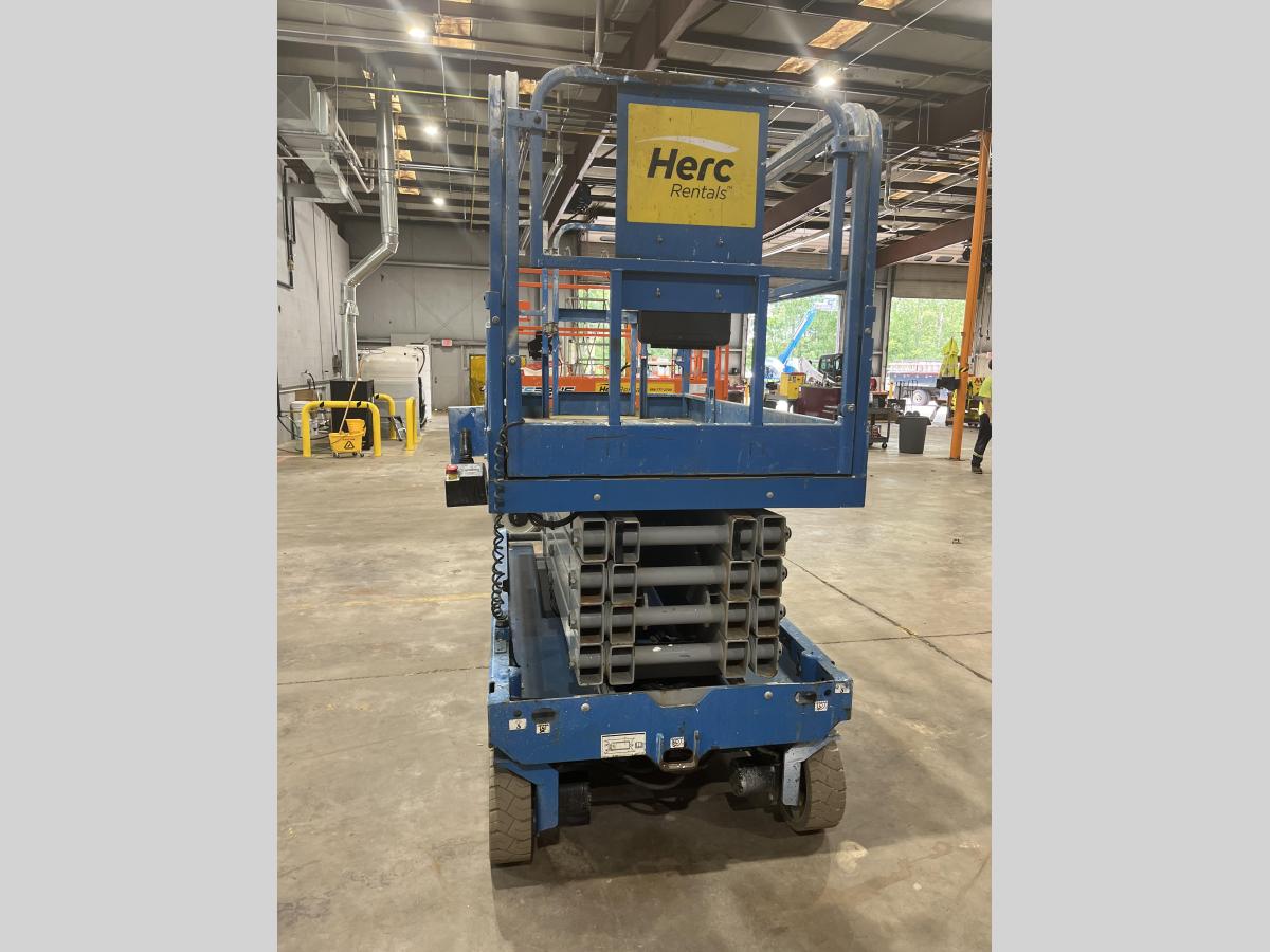 2017 Genie GS-3246-2