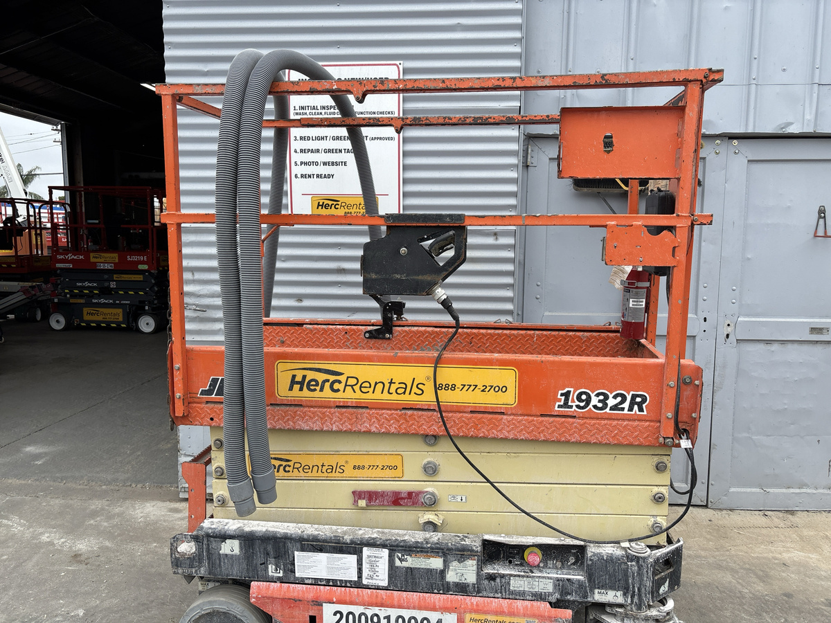 2019 JLG 1932R-10