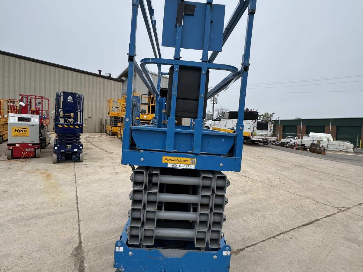 2017 Genie GS-3232-4