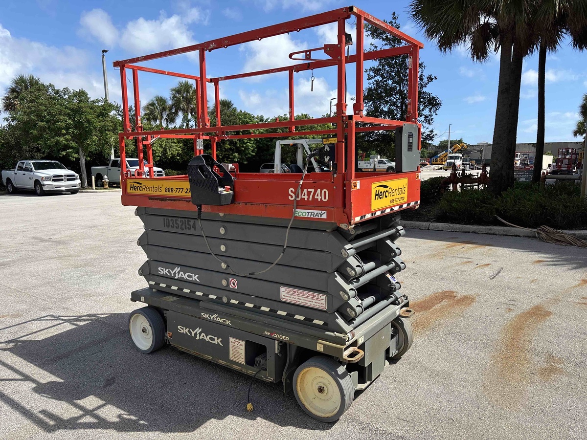 2022 Skyjack SJ4740-3