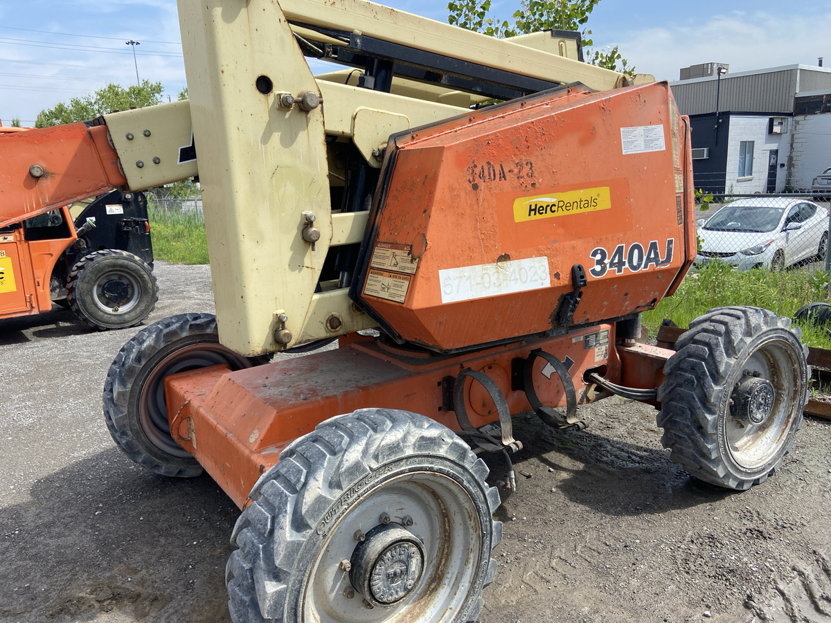 2017 JLG 340AJ-7
