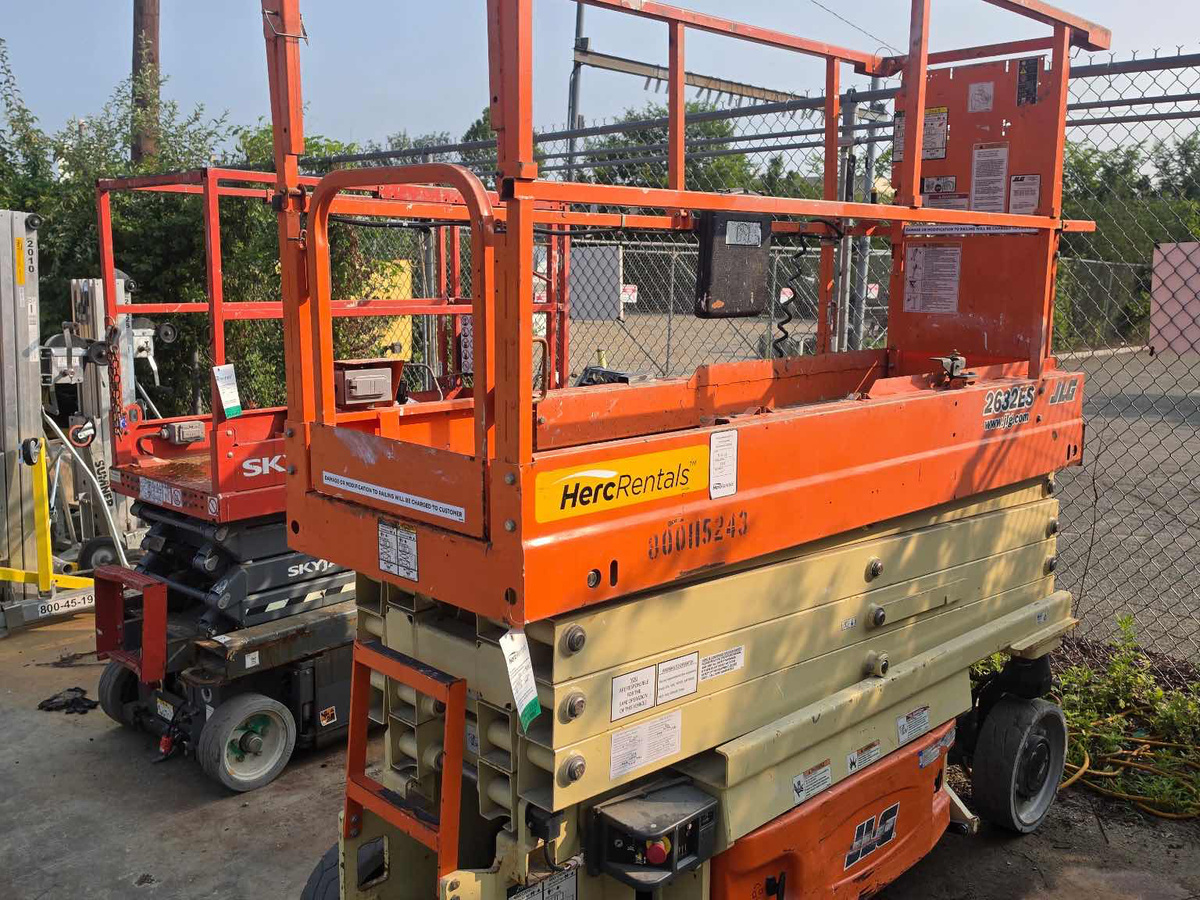 2016 JLG 2632ES