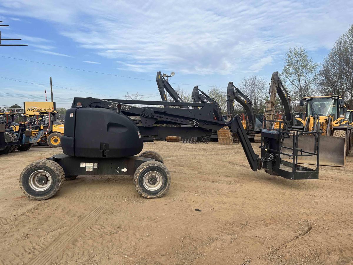2014 JLG 450AJ-2