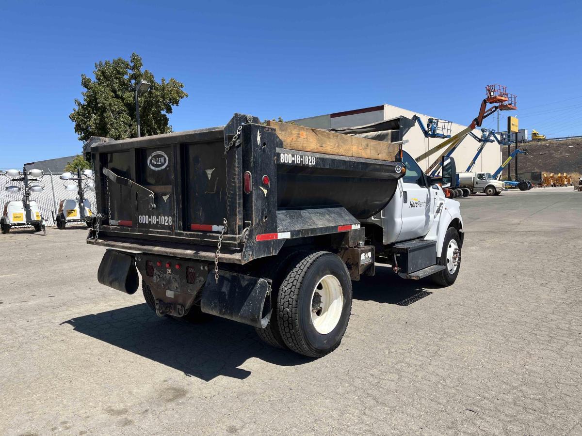 2017 Ford F750-3