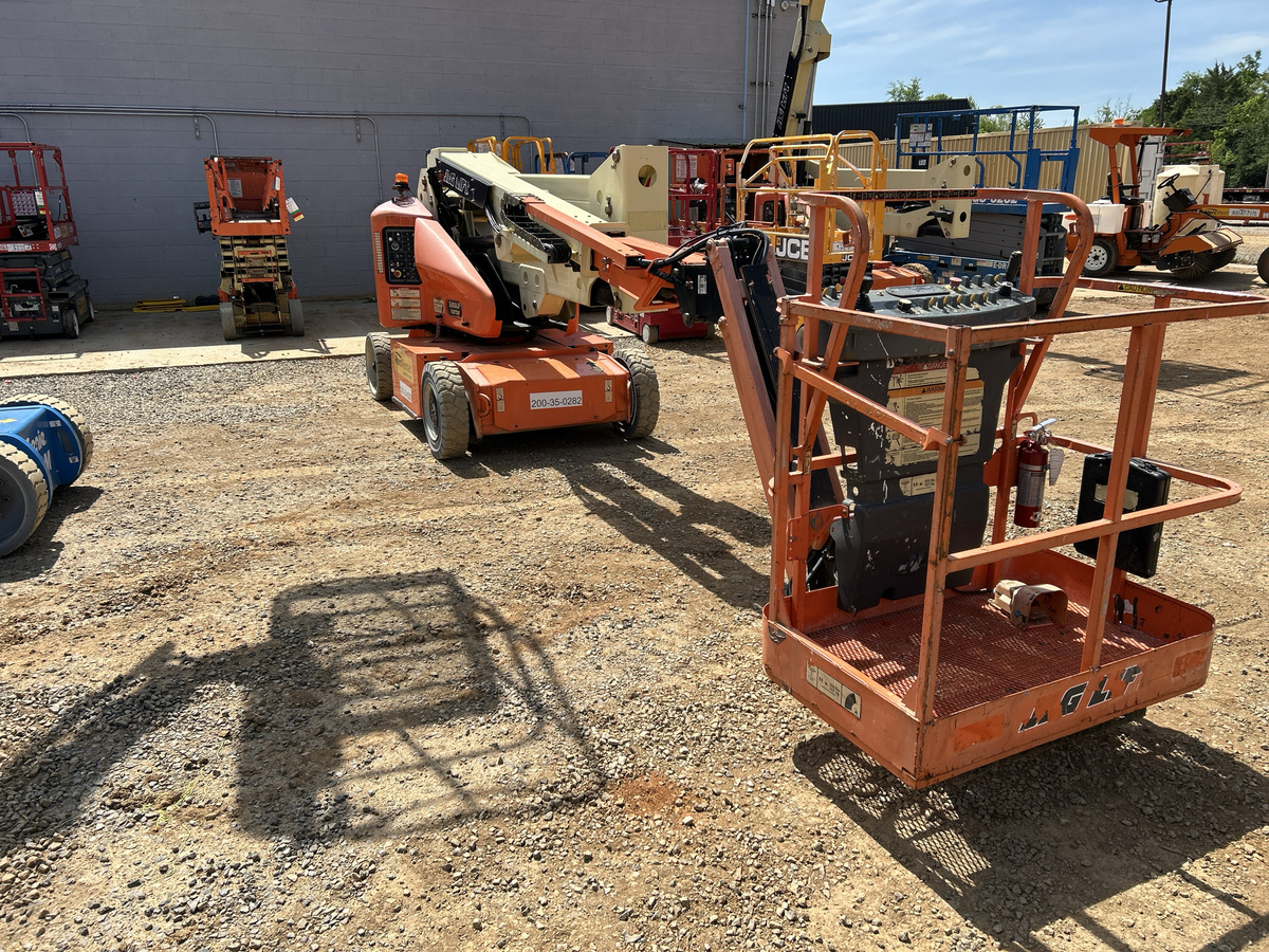 2015 JLG E400AJPN-2