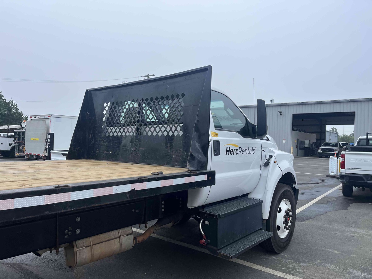 2021 Ford F750-3
