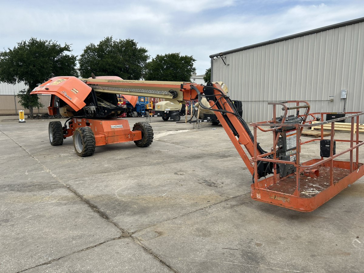 2018 JLG 660SJ