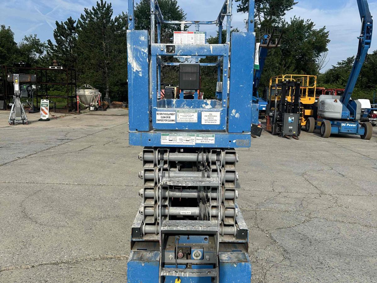 2018 Genie GS-3232-8