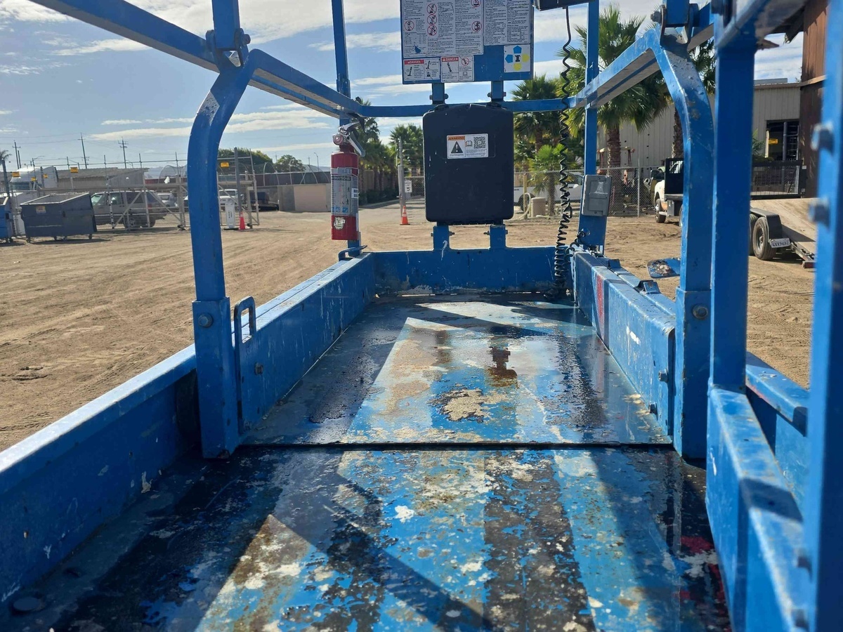 2017 Genie GS-3232-12