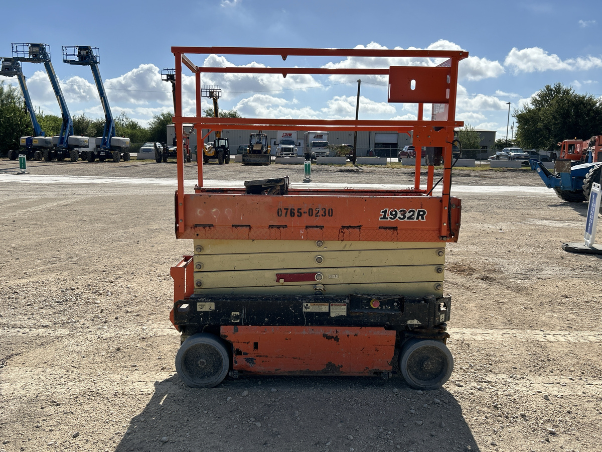 2018 JLG 1932R-4