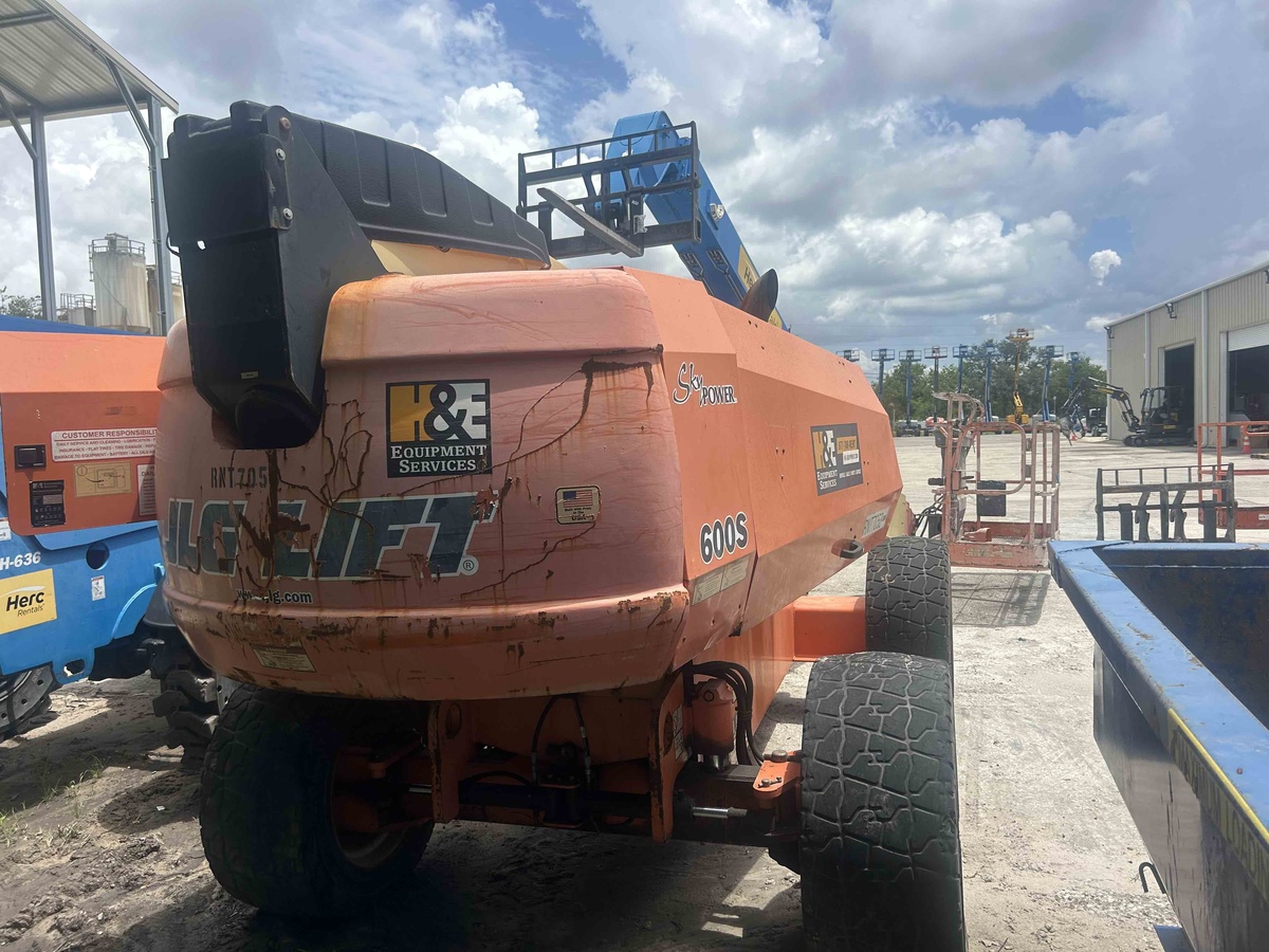 2017 JLG 600S-5