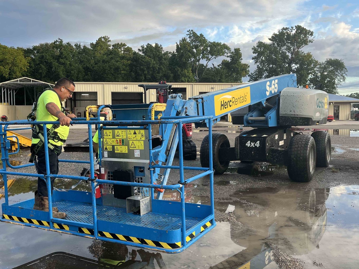 2018 Genie S-65