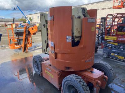 2016 JLG E300AJP