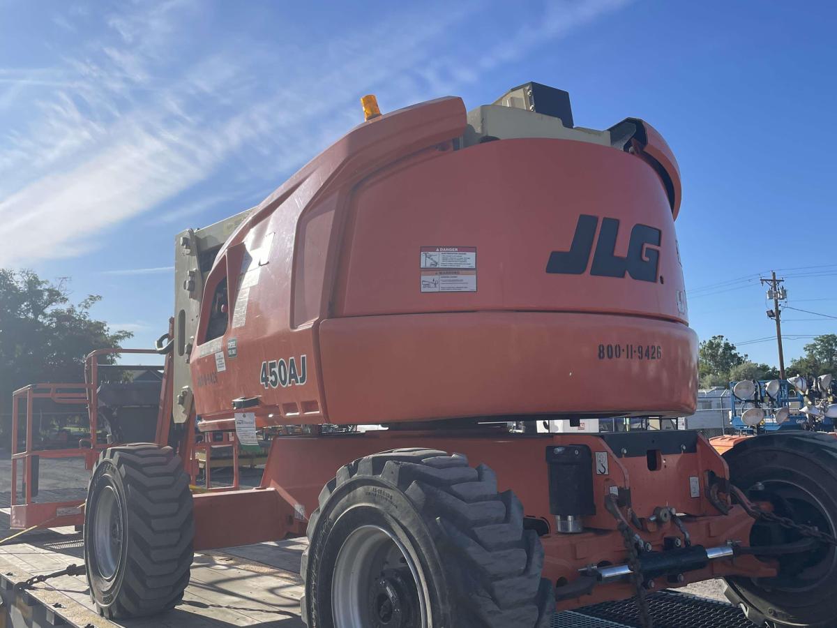2016 JLG 450AJ