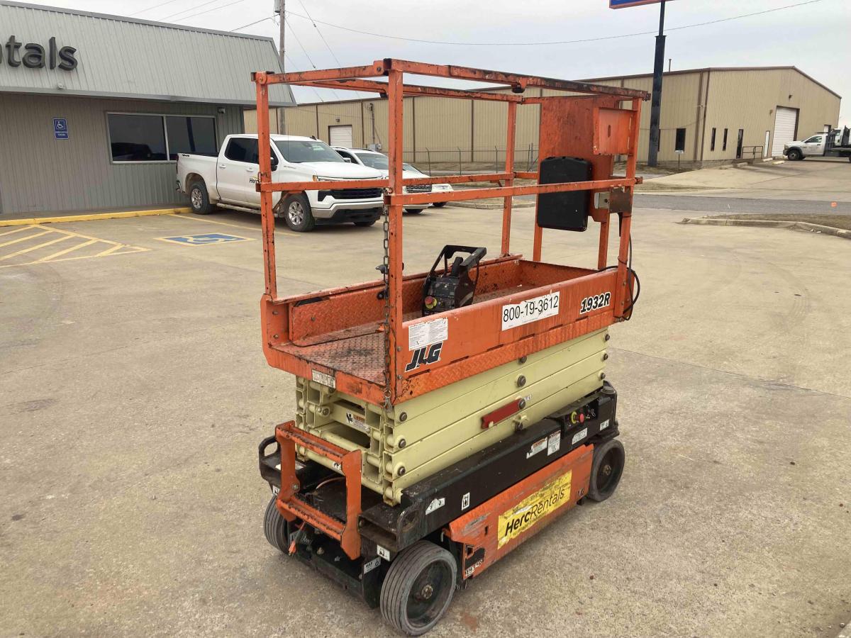 2018 JLG 1932R