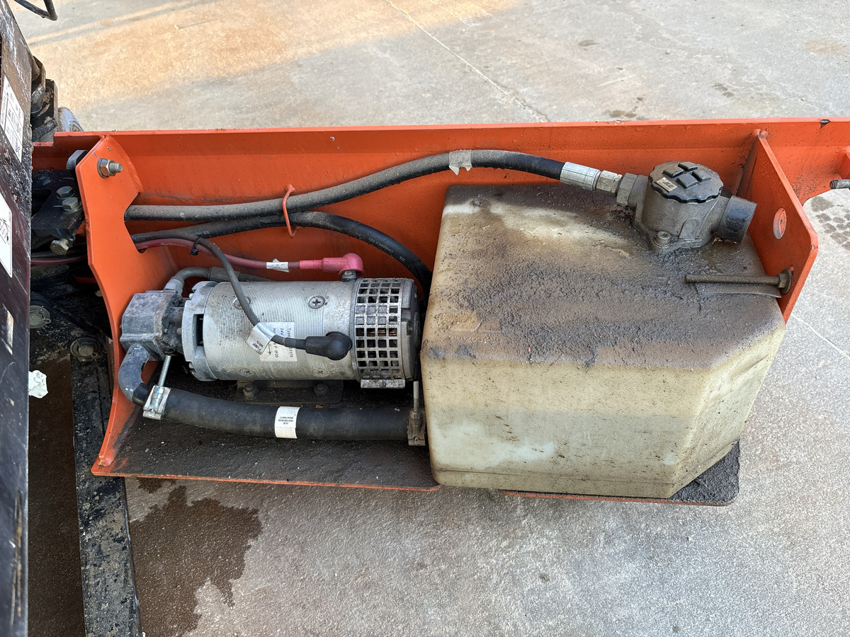 2018 JLG 1932R-10