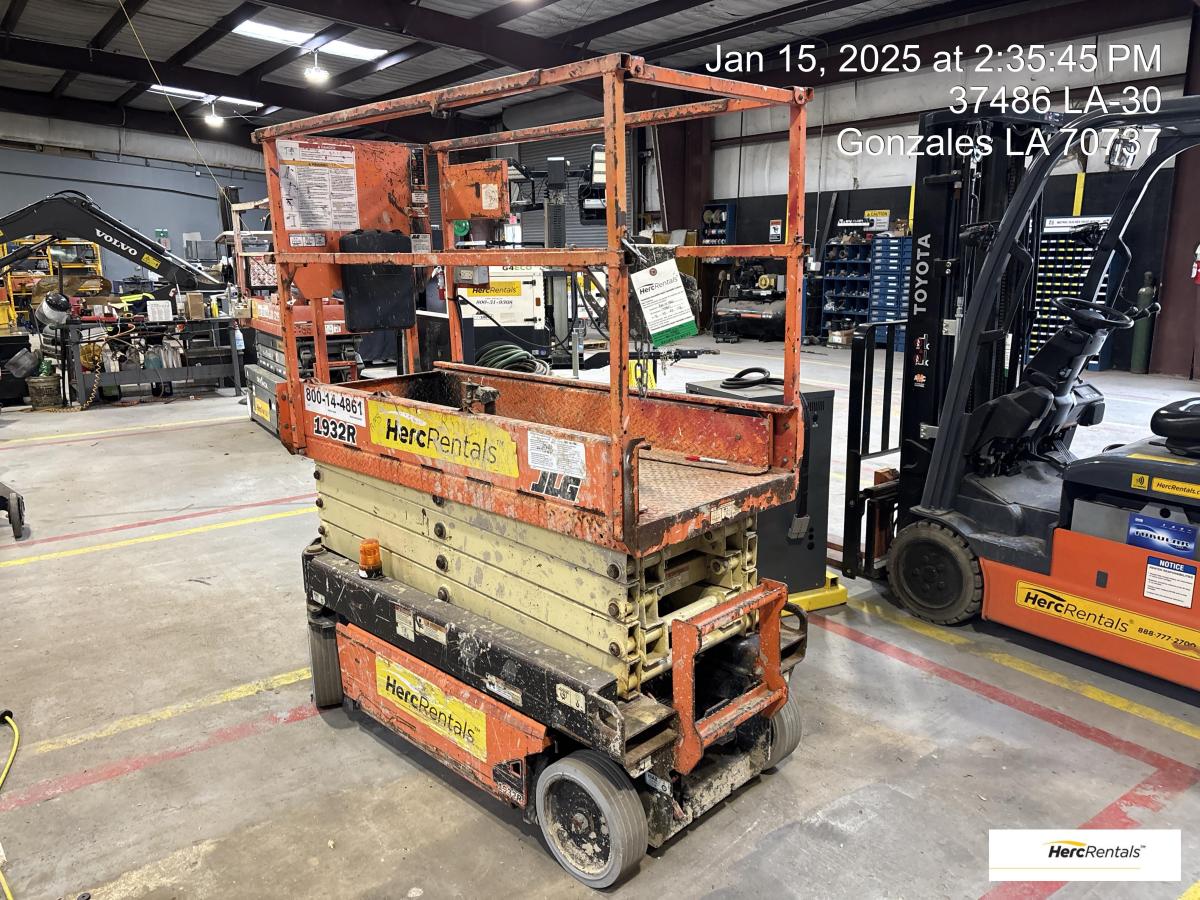2017 JLG 1932R