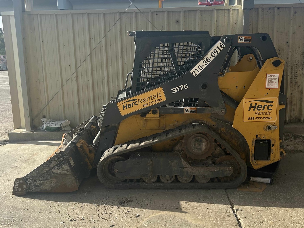 2022 John Deere 317G-1