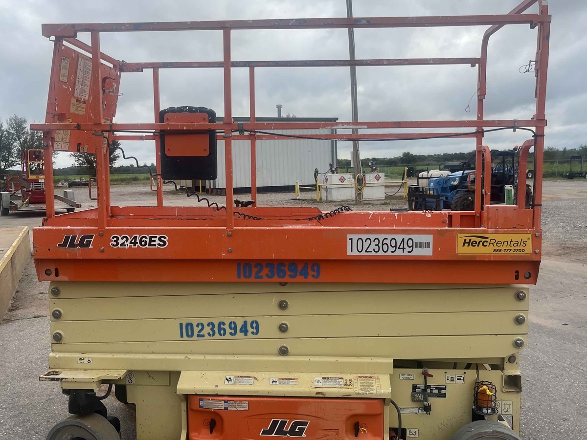2018 JLG 3246ES-3