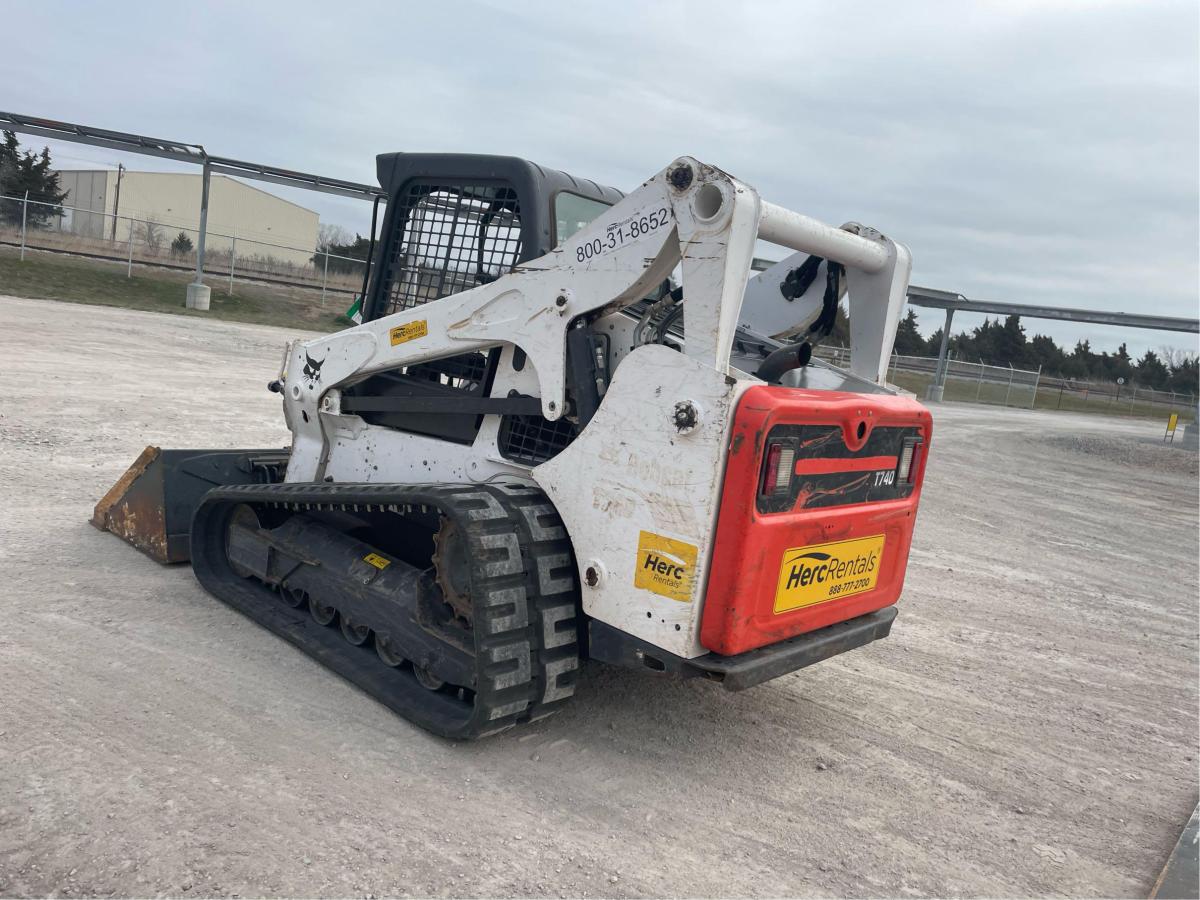 2021 Bobcat T740