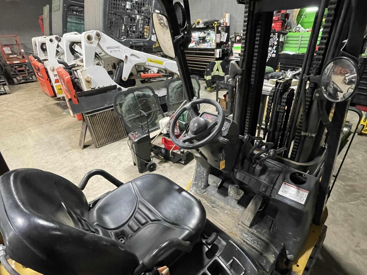 2020 CAT 2C6000