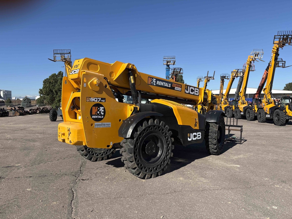 2021 JCB 507-42-1