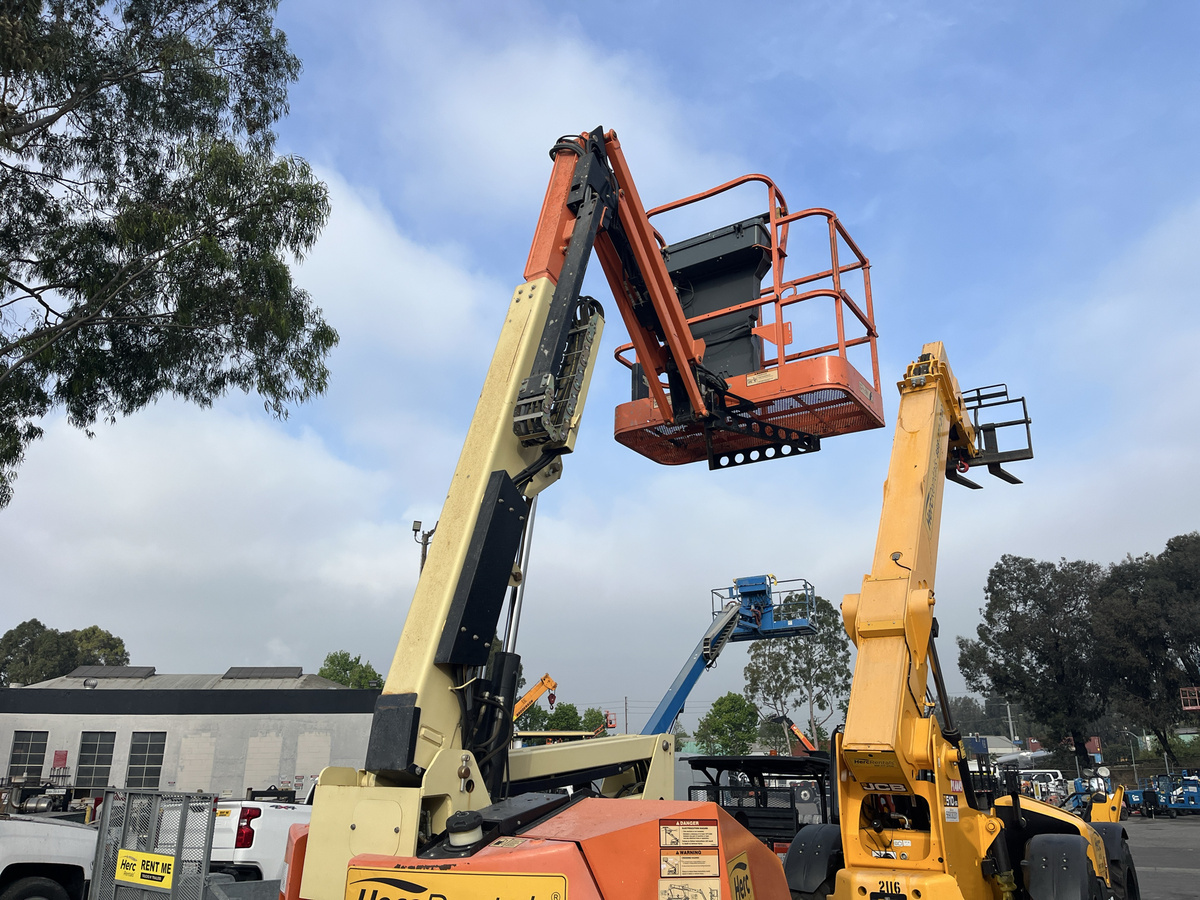 2018 JLG 340AJ