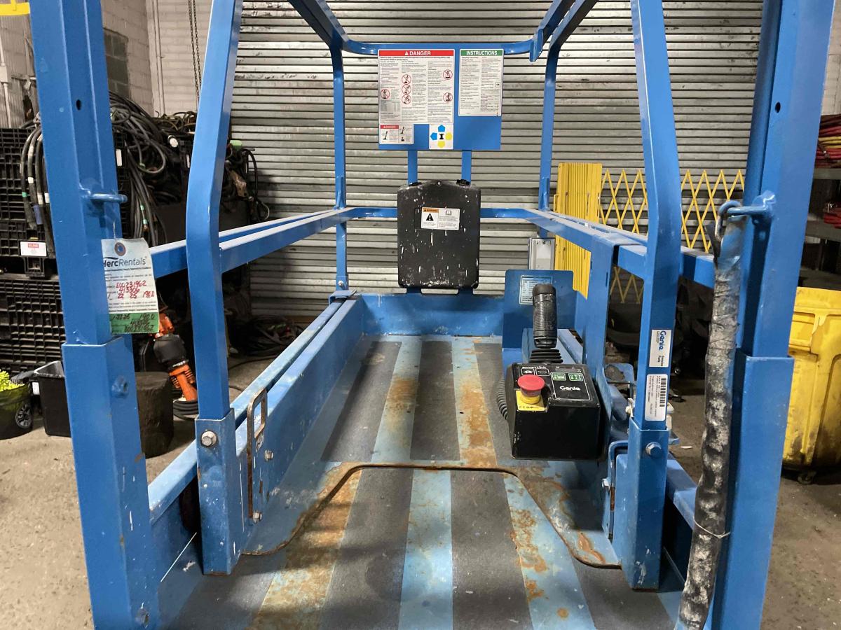 2018 Genie GS-1930