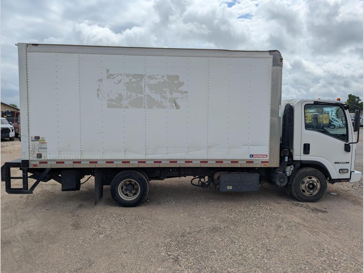 2019 Isuzu NPR-10