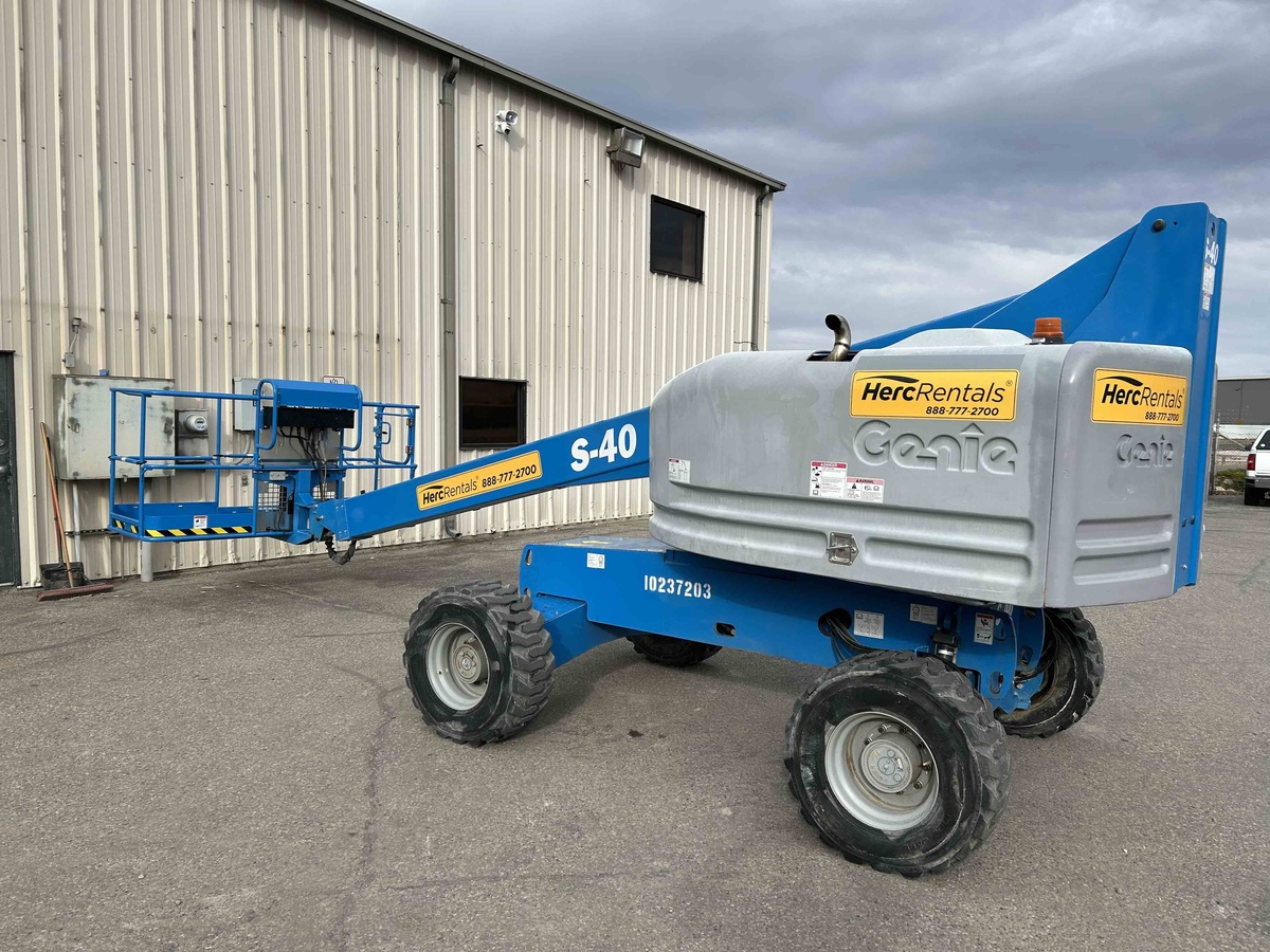 2018 Genie S-40