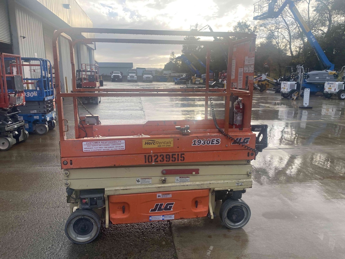 2018 JLG 1930ES